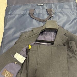 Suitsupply 36S Lazio Super 120s wool Charcoal Men's Suit.